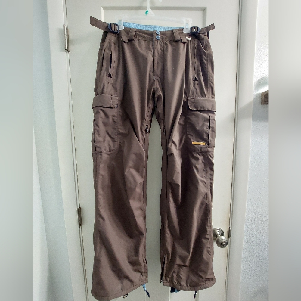 Snow pants/shell-bundle with matching ski jacket for deal